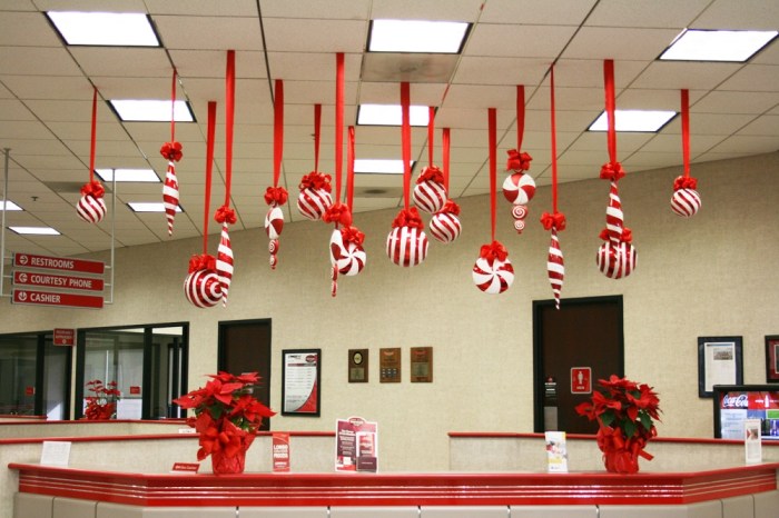 How to decorate office room for christmas