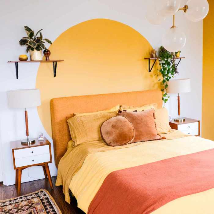 How to decorate a yellow room