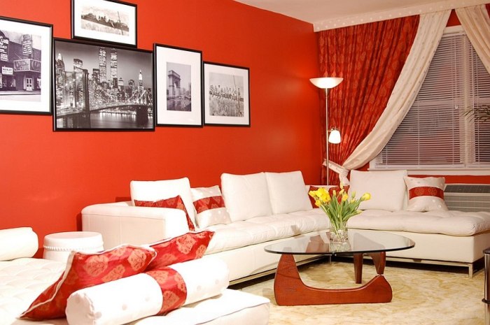 How to decorate a red wall living room