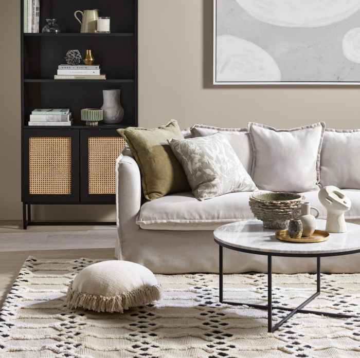 How to decorate a small play living room